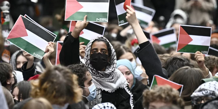 Universidad francesa cierra en París debido a ocupación antiisraelí