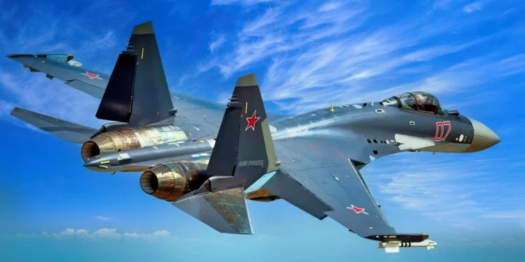 Enfrentamiento entre el F-22 Raptor y el Su-35 de Rusia