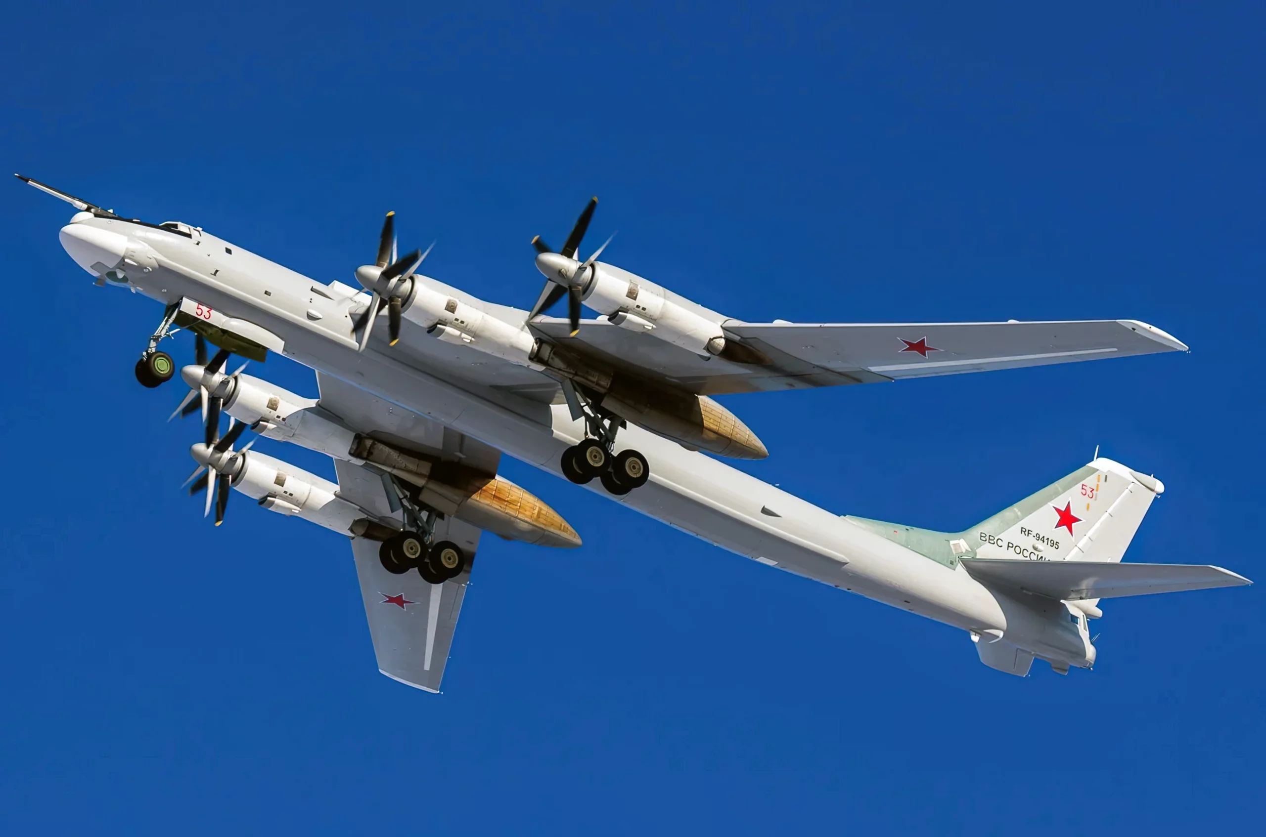 ¿Qué tan ruidoso es el bombardero Tupolev Tu-95?