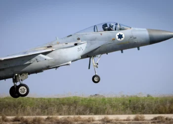 Un avión de combate F-15 de la Fuerza Aérea de Israel, en la base aérea de Tel Nof, el 1 de enero de 2024. (Moshé Shai/FLASH90)