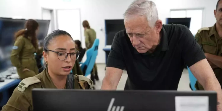 War cabinet minister Benny Gantz visits the Urim FDI base near the Gaza border, May 26, 2024. (Courtesy/Office of Benny Gantz