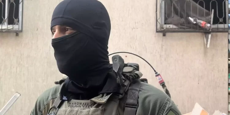 El capitán Aleph, de la unidad de élite Yahalom del Cuerpo de Ingeniería de Combate de las FDI, cuyas tropas descubrieron un pozo de túnel en el que se encontraron los cuerpos de cuatro rehenes israelíes: Itzhak Gelerenter, Amit Buskila, Ron Benjamin y Shani Louk, en mayo de 2024. (Lazar Berman/Times of Israel)