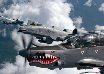 Se enfrentan un A-10 Warthog y el A-29 Super Tucano