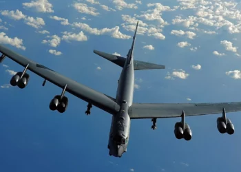 El bombardero B-52 con motores Rolls-Royce se retrasa