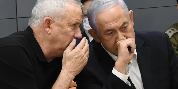 Netanyahu pide a Gantz no abandonar el gobierno de emergencia