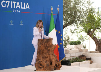 La primera ministra italiana, Giorgia Meloni, habla durante una conferencia de prensa final en el G7 en Borgo Egnazia, cerca de Bari, en el sur de Italia, el sábado 15 de junio de 2024. (Foto AP/Domenico Stinellis)