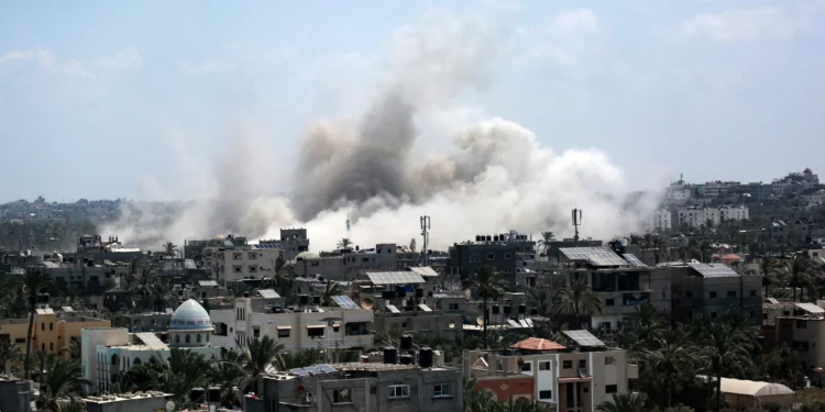 Israel ordena evacuación en Jan Yunis tras ataque a centro de mando de Hamás