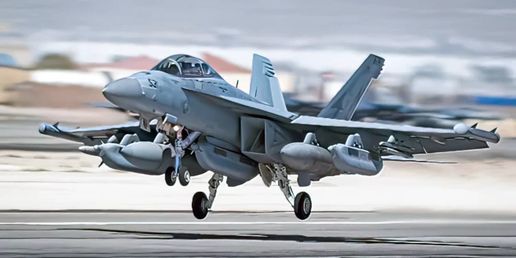 EA-18G Growler derriba su primer objetivo aéreo