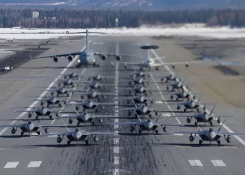 Despliegue masivo de F-22 Raptor en Alaska