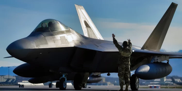 F-22 Raptor: Su impresionante capacidad furtiva