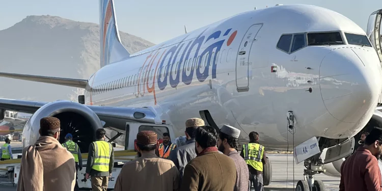 Vuelo de Flydubai aterriza de emergencia en Pakistán con pasajeros israelíes