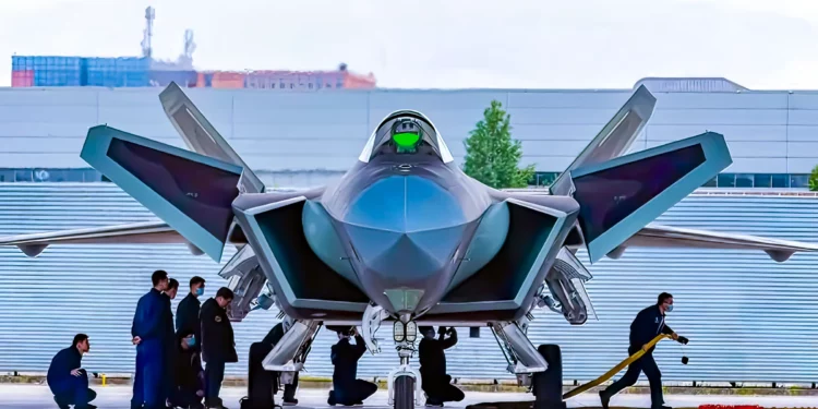 J-20 Mighty Dragon: ¿es un clon del F-35?