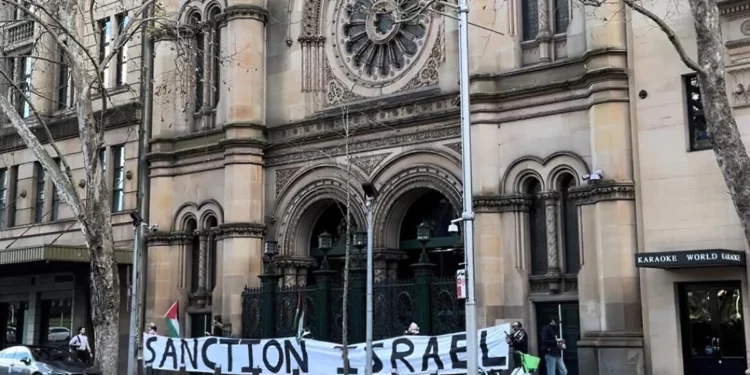 Pancarta contra Israel en sinagoga de Sídney condenada como antisemitismo