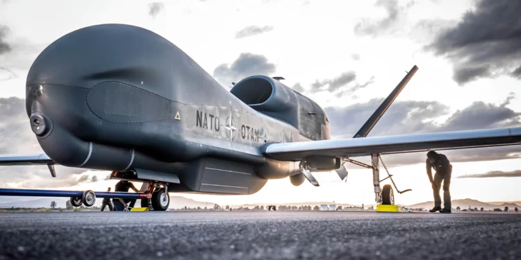 Innovación en vigilancia aérea: RQ-4D Phoenix y MQ-4C Triton