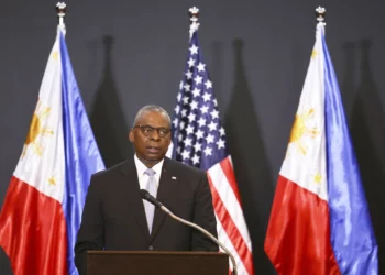 El secretario de Defensa de Estados Unidos, Lloyd Austin, habla durante una conferencia de prensa conjunta con el secretario de Estado, Antony Blinken, el secretario de Relaciones Exteriores de Filipinas, Enrique Manalo, y el secretario de Defensa Nacional, Gilberto Teodoro, después de una reunión de ministros de Relaciones Exteriores y Defensa en Camp Aguinaldo en Manila, Filipinas, el 30 de julio de 2024. (Foto AP/Basilio Sepe)