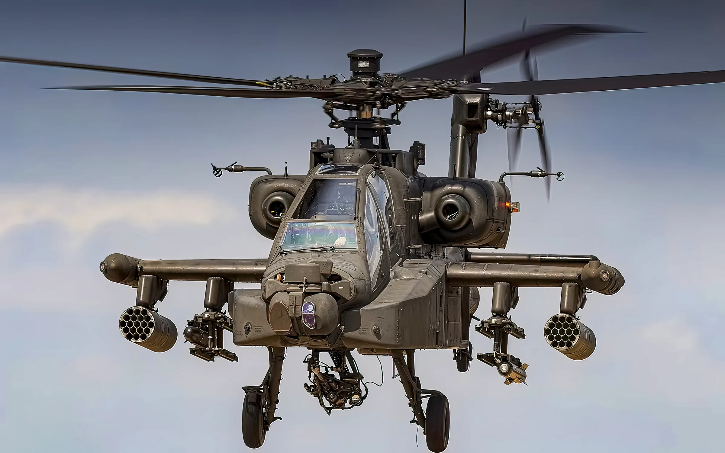 Rol crucial del AH-64 Apache en operaciones militares de EE. UU.