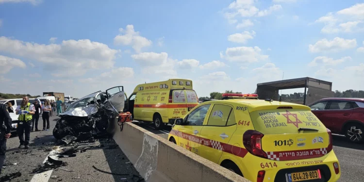 Choque en Ruta 2 deja dos muertos y tres heridos al sur de Haifa