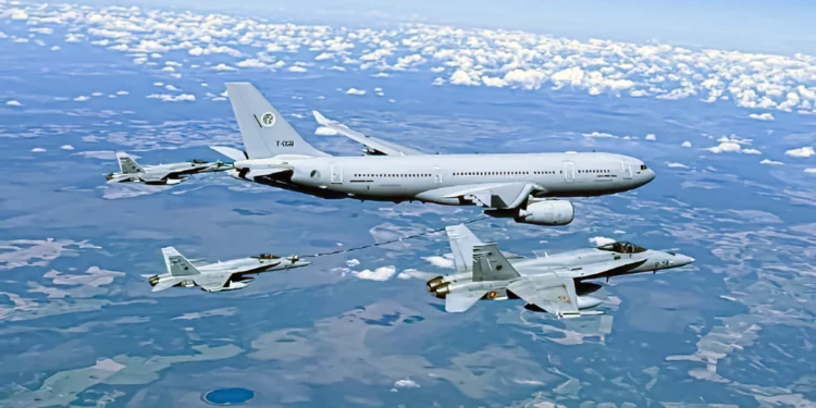 F-18 y Eurofighter en maniobras de la OTAN frente a cazas rusos