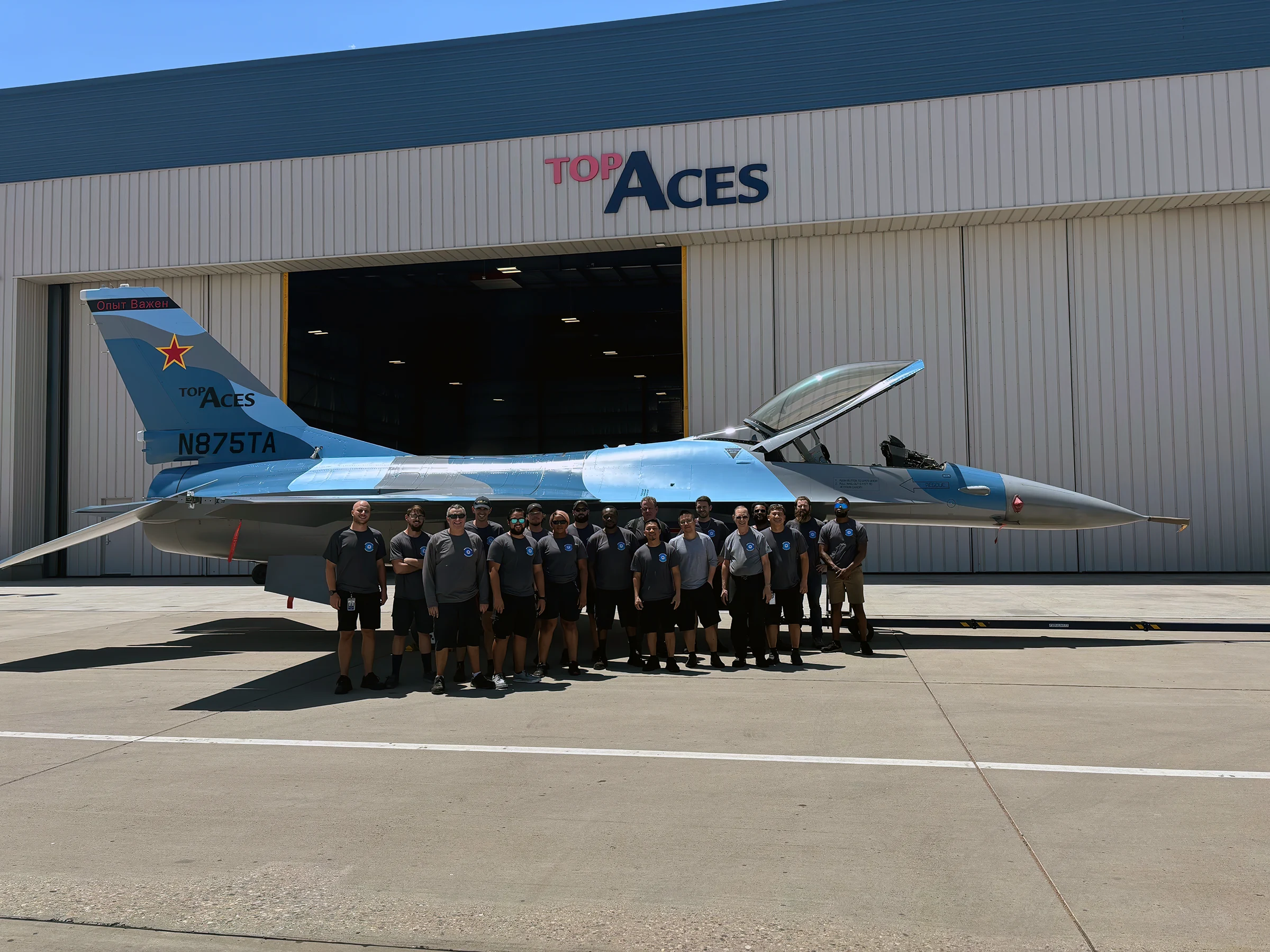 Top Aces revela primer F-16 con esquema Flanker Blue