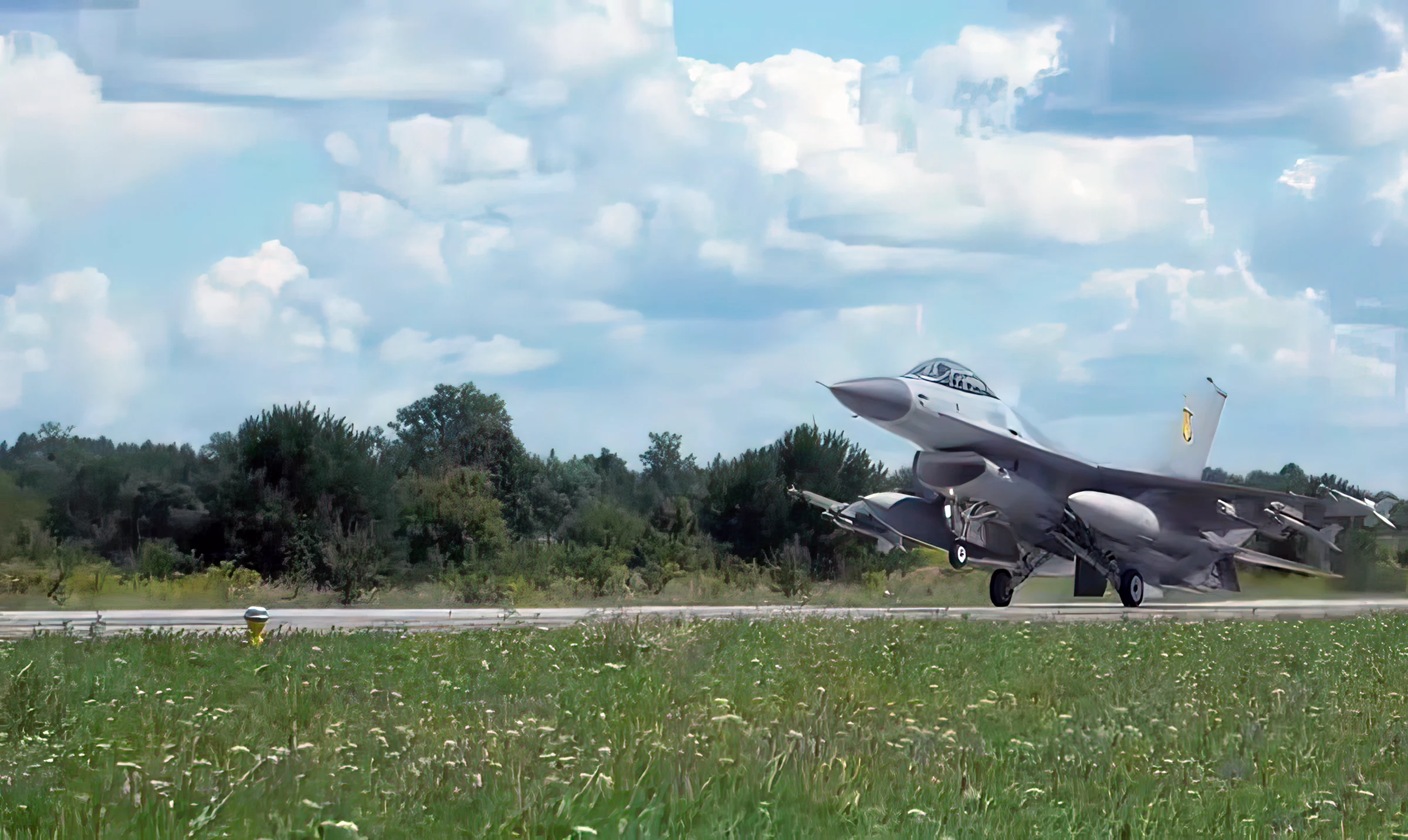 Ucrania despliega cazas F-16 MLU con misiles AMRAAM y AIM-9M