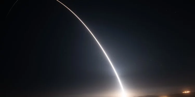 Northrop Grumman amplía alcance y elevación en misiles ICBM