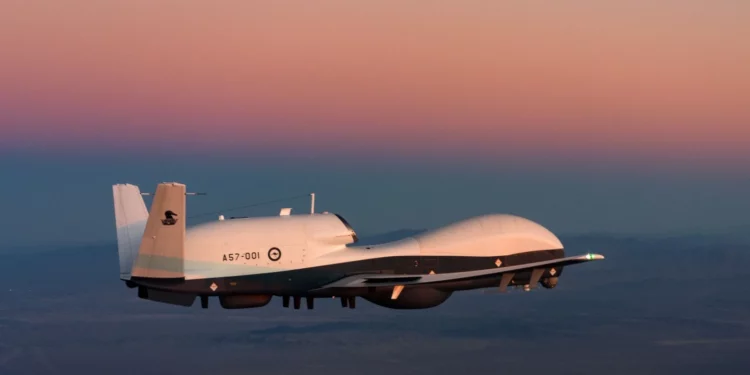 Australia recibe su primer MQ-4C Triton para vigilancia marítima