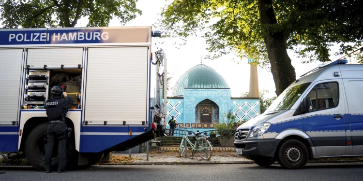 Funcionario iraní dirigía mezquita pro terrorista en Hamburgo