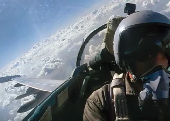 Piloto ruso se toma selfie mientras su caza Flanker se estrella