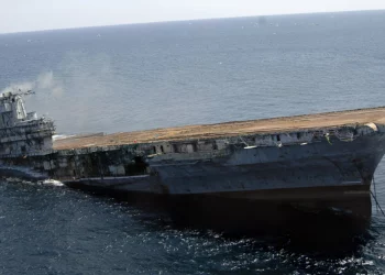 De portaaviones a arrecife: el destino del USS Oriskany