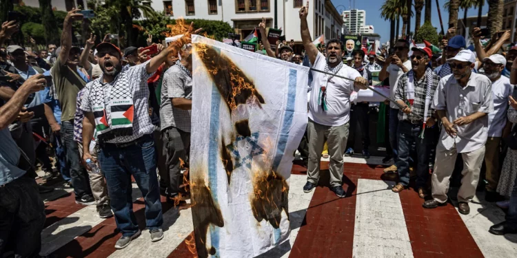 Marroquíes protestan en Rabat contra la normalización con Israel