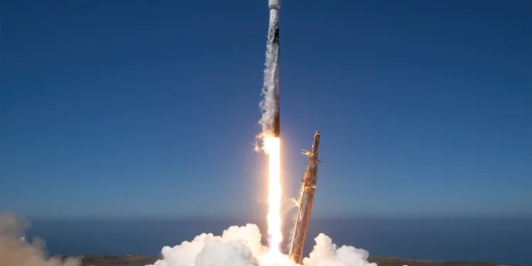 SpaceX coloca en órbita el primer satélite espía del Reino Unido