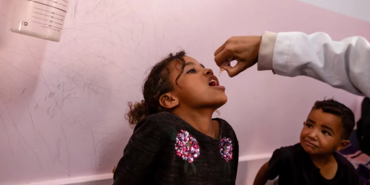 Más de 640,000 niños en Gaza serán vacunados contra la polio