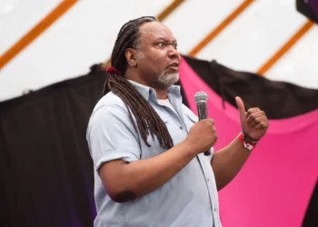 Reginald D. Hunter en el Festival Latitude en Henham Park, Southwold, Suffolk, el 25 de julio de 2021. (Matt Crossick/Empics vía Reuters)