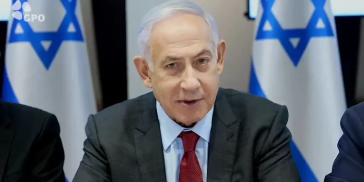 El primer ministro, Benjamin Netanyahu, habla al comienzo de la reunión semanal del gabinete en Jerusalén el 18 de agosto de 2024 (Captura de pantalla/GPO)