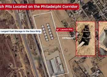 Esta infografía publicada por las Fuerzas de Defensa de Israel el 8 de agosto de 2024 muestra la ubicación de los lanzacohetes encontrados cerca de una instalación de combustible en el sur de la Franja de Gaza. (Fuerzas de Defensa de Israel)