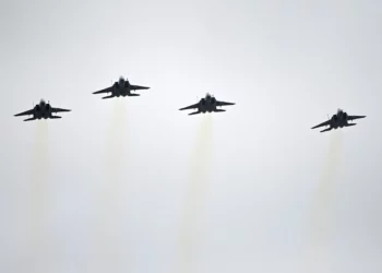 Imagen ilustrativa: aviones de combate F-15 del 125th Fighter Wing de la Guardia Nacional Aérea de Florida realizan un vuelo el 14 de febrero de 2020 en Deland, Florida. (Foto AP/Phelan M. Ebenhack)