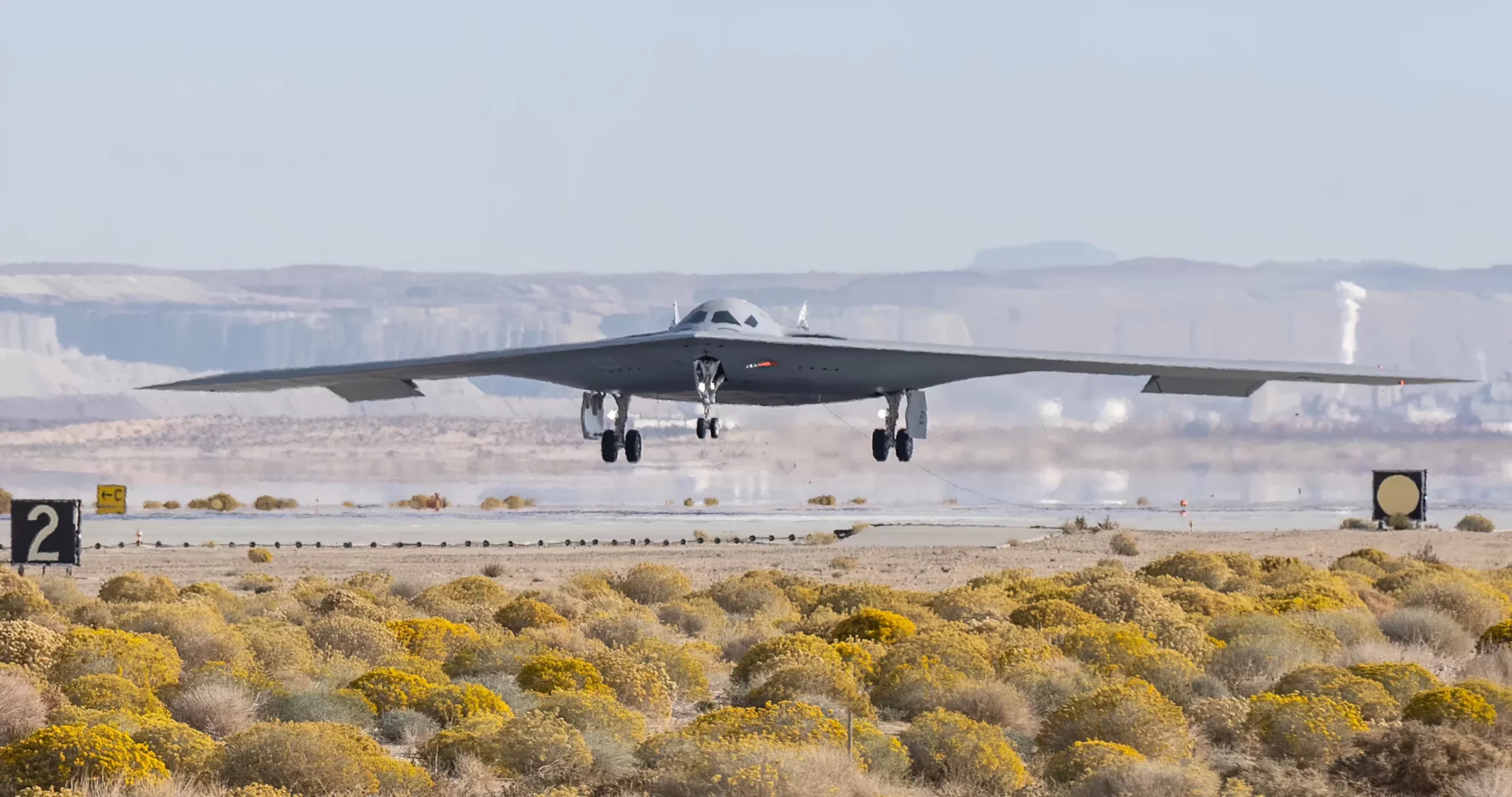 EE. UU. publica primer video del B-21 Raider en pleno vuelo