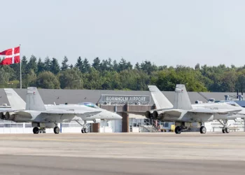 Cazas finlandeses F/A-18 aterrizan en Bornholm para ejercicio