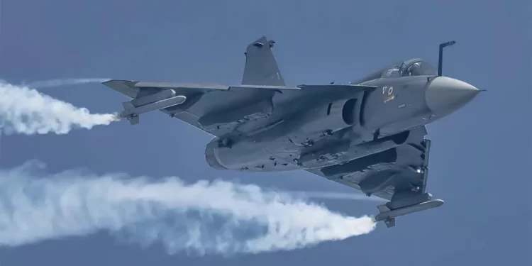 Tejas Mk1A: India lista para desplegar su caza clave contra China