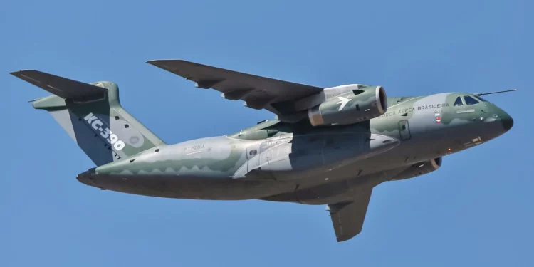 Fuerza Aérea Brasileña despliega por primera vez el KC-390 Millennium