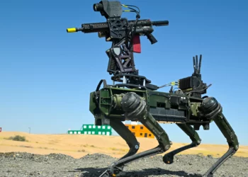 Perros robot, vehículos no tripulados y Apaches derriban drones con Hellfires