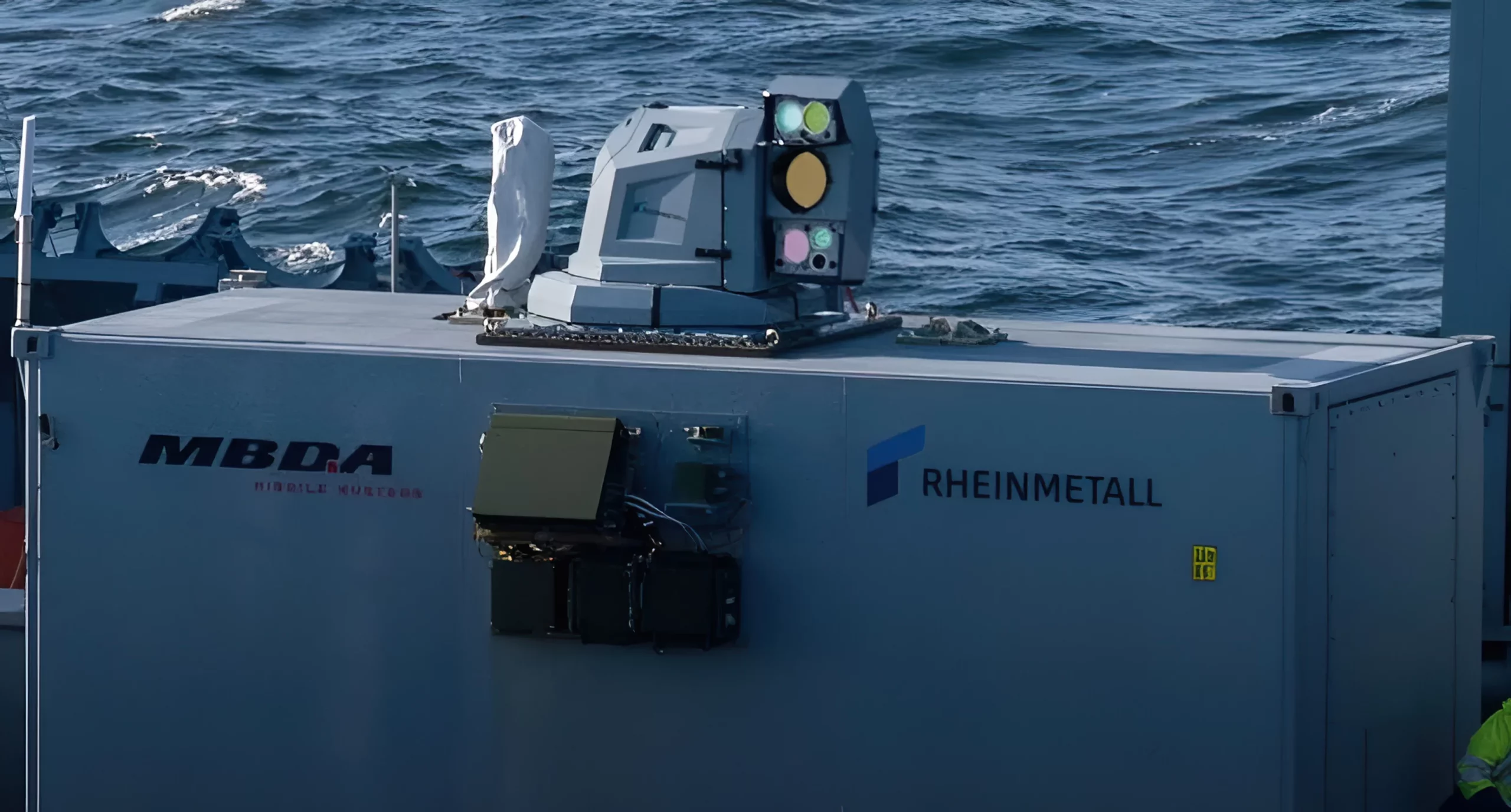 Rheinmetall y MBDA desarrollan sistema láser naval contra drones