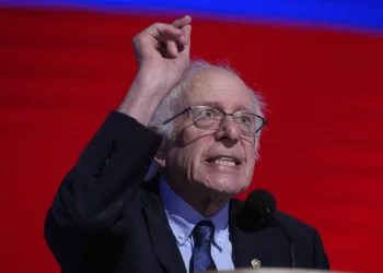 Sanders prepara resolución para bloquear venta de armas a Israel