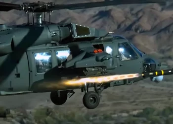 UH-60 Armed Black Hawk muestra su poder con misiles Hellfire