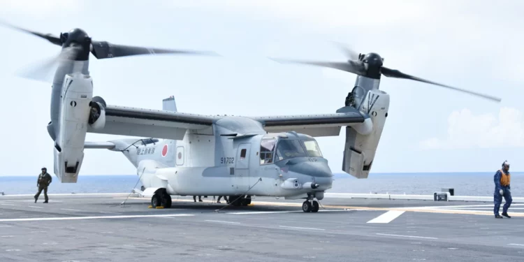 V-22 Osprey de Japón aterriza en portaaviones Izumo