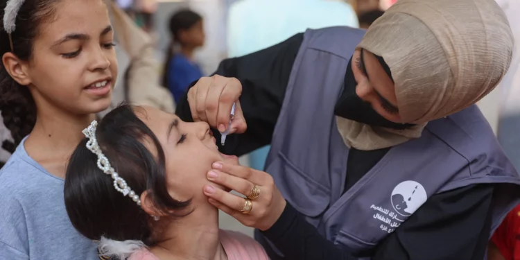 Vacunación contra la polio en Gaza ha llegado al 90% de los niños