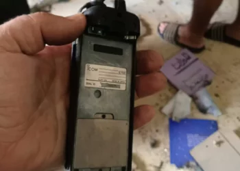 Walkie-talkies explosivos de Hezbolá habrían sido fabricados en Japón