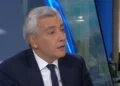 El embajador del Líbano en el Reino Unido, Rami Mortada, en una entrevista en septiembre de 2024 (captura de pantalla del video de Sky News)