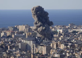 Ataques de Israel en Beirut tras lanzamiento de cohetes de Hezbolá