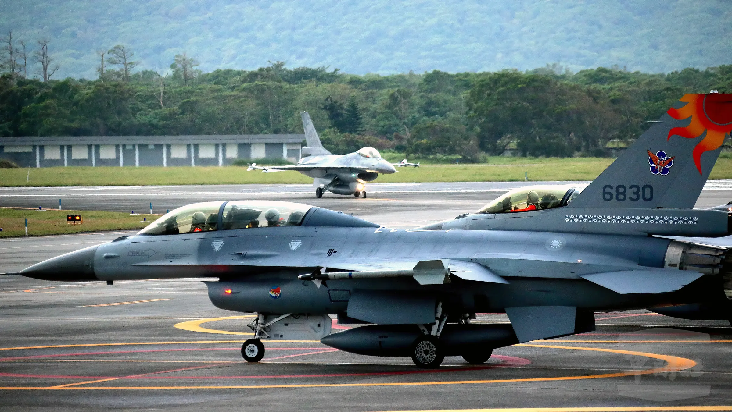 Pilotos de Taiwán viajan a EE. UU. para entrenamiento F-16 Viper